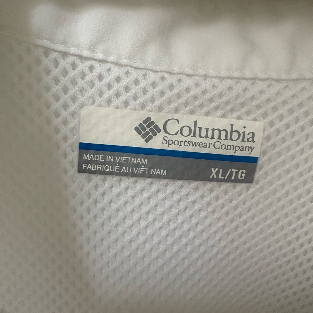 Columbia Women's White Button Down Shirt - Picture 5 of 8